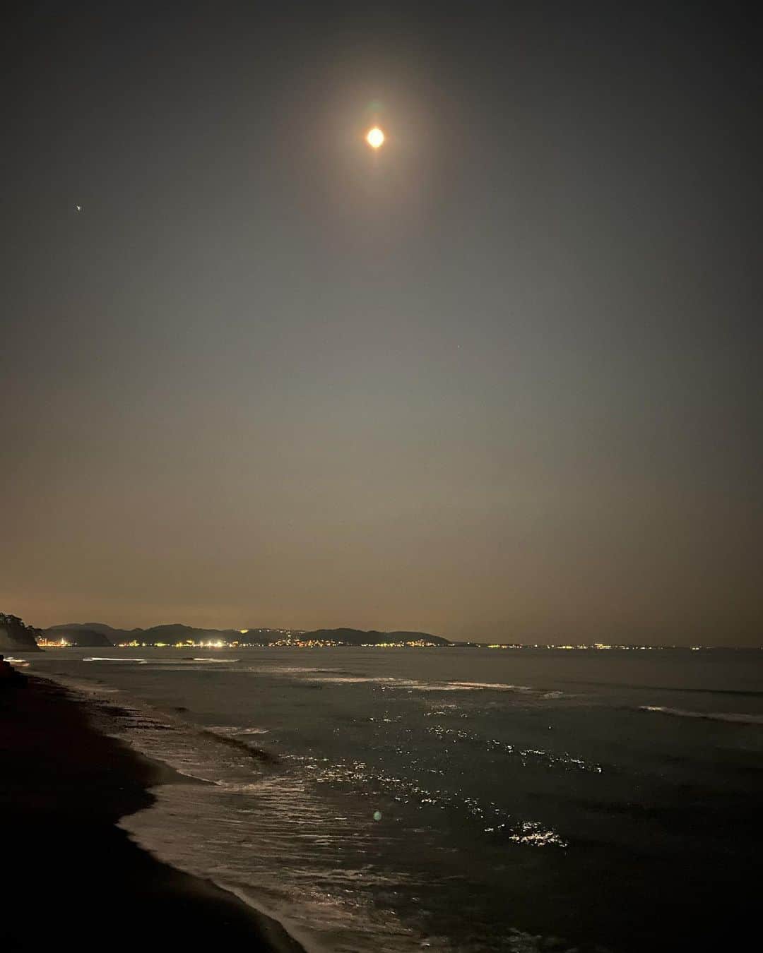 小泉里子さんのインスタグラム写真 - (小泉里子Instagram)「月光浴をしに海へ。 気持ちよかった。  #中秋の名月 #七里ヶ浜」10月1日 21時32分 - satokokoizum1