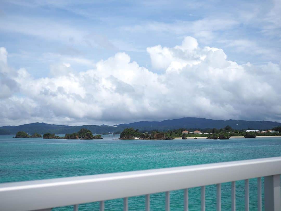 今井安紀さんのインスタグラム写真 - (今井安紀Instagram)「I went Okinawa after quarantine. I went Kouri Island for the first time, the ocean was so beautiful, like a jewel of emerald. ゆるロックダウン期間の後沖縄に行ってました。 初めて古宇利島にも行きましたが海綺麗すぎた…！  Camera : No.1-2, 4-8 Olympus PEN E-PL9 No.3 iPhone  #olympuspenepl9 #noedit #nofilter #photolover #latergram #travel #trip #okinawa #kouriisland #blueocean  #オリンパスPEN #加工なし #撮って出し #写真好きな人と繋がりたい #時差スタグラム #エモい写真 #旅 #旅行 #沖縄 #古宇利島 #航空写真」10月1日 21時33分 - i_am_akinyan0826