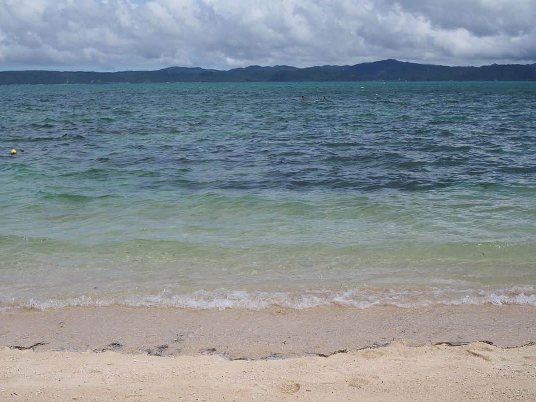 今井安紀さんのインスタグラム写真 - (今井安紀Instagram)「I went Okinawa after quarantine. I went Kouri Island for the first time, the ocean was so beautiful, like a jewel of emerald. ゆるロックダウン期間の後沖縄に行ってました。 初めて古宇利島にも行きましたが海綺麗すぎた…！  Camera : No.1-2, 4-8 Olympus PEN E-PL9 No.3 iPhone  #olympuspenepl9 #noedit #nofilter #photolover #latergram #travel #trip #okinawa #kouriisland #blueocean  #オリンパスPEN #加工なし #撮って出し #写真好きな人と繋がりたい #時差スタグラム #エモい写真 #旅 #旅行 #沖縄 #古宇利島 #航空写真」10月1日 21時33分 - i_am_akinyan0826