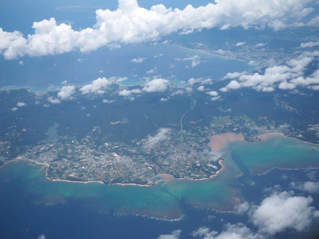 今井安紀のインスタグラム：「I went Okinawa after quarantine. I went Kouri Island for the first time, the ocean was so beautiful, like a jewel of emerald. ゆるロックダウン期間の後沖縄に行ってました。 初めて古宇利島にも行きましたが海綺麗すぎた…！  Camera : No.1-2, 4-8 Olympus PEN E-PL9 No.3 iPhone  #olympuspenepl9 #noedit #nofilter #photolover #latergram #travel #trip #okinawa #kouriisland #blueocean  #オリンパスPEN #加工なし #撮って出し #写真好きな人と繋がりたい #時差スタグラム #エモい写真 #旅 #旅行 #沖縄 #古宇利島 #航空写真」