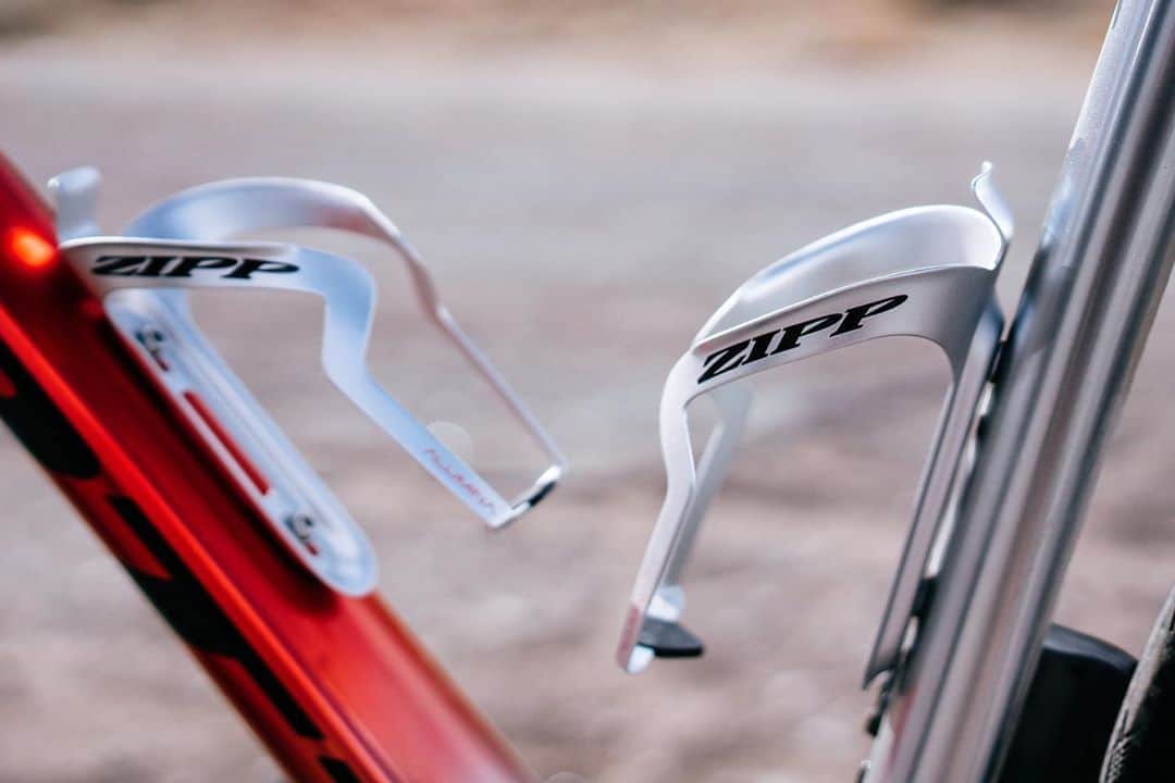 Zipp Speed Weaponryさんのインスタグラム写真 - (Zipp Speed WeaponryInstagram)「Zipp Alumina bottle cages are among our most popular accessories. #zippspeed #makingyoufaster   📷 @jeredgruber」10月1日 21時53分 - zippspeed