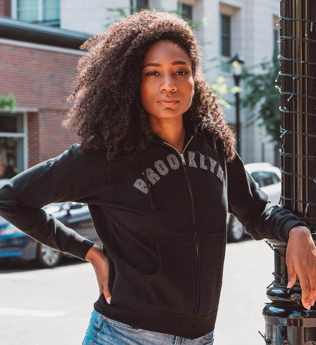 ブルックリンインダストリーズのインスタグラム：「Ari in the Ditmas Park Zip Up.  Swipe ➡️ to add a Water Tower Linen Mask - ( Handmade in Hudson NY by @fionawood1 )  📷: @marki3marc  #brooklynindustries #liveworkcreate」