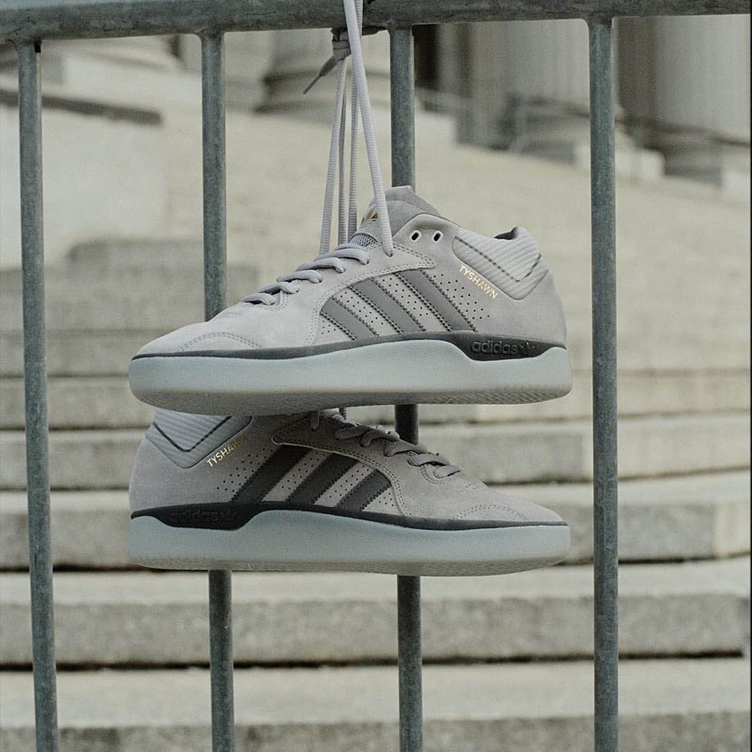 adidas Skateboardingさんのインスタグラム写真 - (adidas SkateboardingInstagram)「TYSHAWN /// The “Courthouse Kid” colorway is available now at skate shops and online at adidas.com/skateboarding • #adidasSkateboarding #TyshawnJones」10月1日 21時59分 - adidasskateboarding
