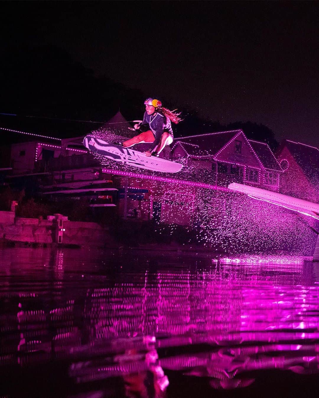 レッドブルのインスタグラム：「In honor of Breast Cancer Awareness month, @MeaganEthell took her board to Philadelphia’s iconic Boathouse Row to raise awareness for a cause she's passionate about. To see the full gallery and learn more hit the link in our bio. 📸: @robertsnowphoto  #wakeboarding #wake #breastcancerawareness #redbull #givesyouwings」