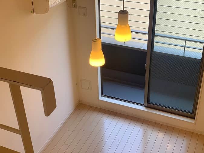 せたがやクラソンのインスタグラム：「『きれいは部屋から 203』﻿ ﻿ ・京王線千歳烏山駅 徒歩9分 ・8.2万円・21.64㎡・1K ___________________________________________________________________﻿  千歳烏山。 駅前の商店街を抜け、甲州街道を渡り、のんびりとした住宅街。 ロフトのついた小さな一室がありました。  ▼この物件の詳細、﻿ そのほかのお部屋はプロフィールのリンクから﻿ @setagayakurasson﻿ ___________________________________________________________________﻿ ﻿ 「オンラインでお部屋探し」スタートしました！ ご相談お待ちしております。 ﻿ ﻿https://setagayakurasson.com/online _____________________________________________________________________﻿ ﻿ #せたがやクラソン #せたがやンソン #賃貸 #お部屋探し #オンラインお部屋探し #引っ越し #内見 #部屋 #ワンルーム #ひとり暮らし #ふたり暮らし #好きな街 #暮らしを楽しむ #キッチン #家具 #世田谷 #賃貸インテリア #リノベーション  #コンシェルジュ #世田谷のお部屋探し  #京王線 #千歳烏山 #チトカラ  #芦花公園  #暮らしを楽しむ  #賃貸暮らし #綺麗  #綺麗好き  #ロフト」
