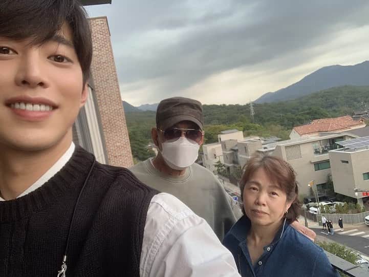 ソン・ウォンソクのインスタグラム：「#추석연휴 즐겁게 보내세요❤️ 코로나도 조심!!!!!!!!!!!!!!!!!」