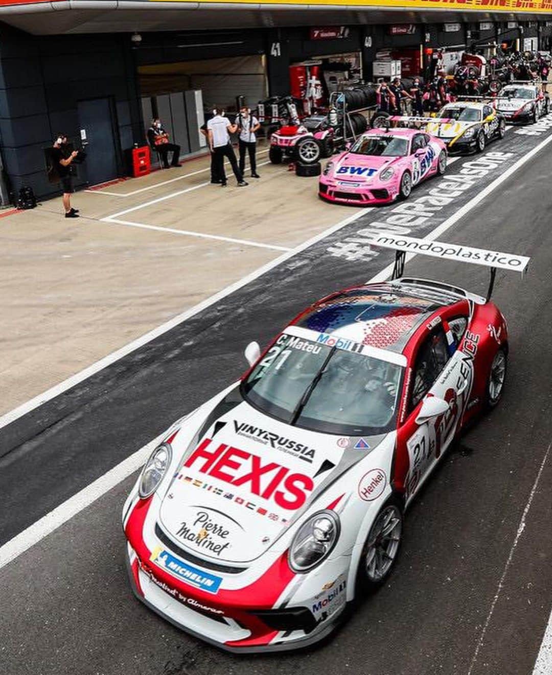 CarsWithoutLimitsさんのインスタグラム写真 - (CarsWithoutLimitsInstagram)「Follow our friend @clement_mateu the vice-champion of Porsche Supercup PRO-AM! He's fast! @hexisenergy @hexisgraphics @bodybence_official #carswithoutlimits #porsche」10月1日 22時16分 - carswithoutlimits