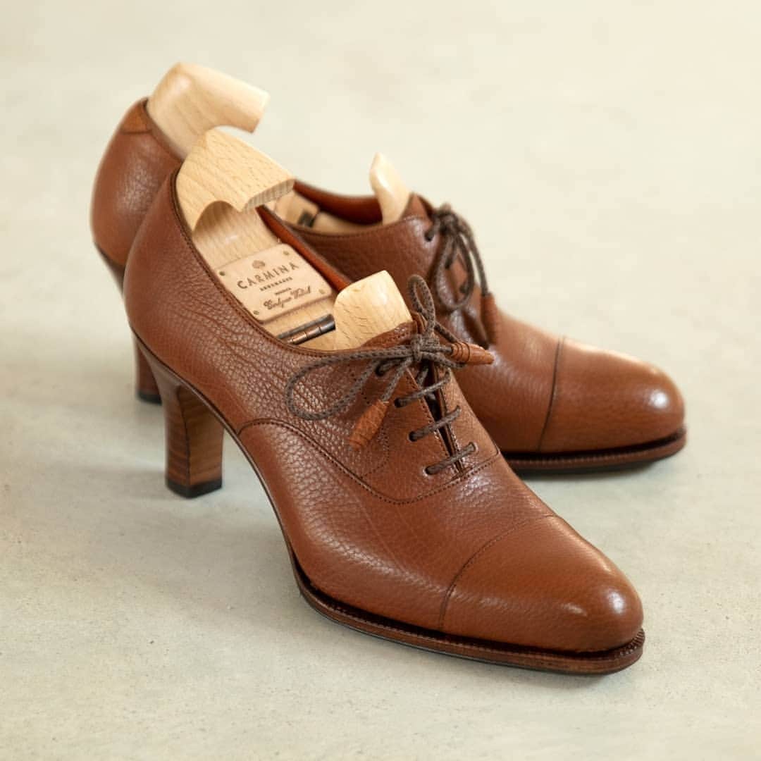 カルミナさんのインスタグラム写真 - (カルミナInstagram)「Discover our new high heels oxfords shoes in tan lama 1463. This version has a 7cm block heel in the Madison last. ​ #カルミナ #carmina #goodyearwelted #womenstyle #carminashoemaker #handmade #womensfashion #womenswear #handcrafted #womensstyle #oxfordshoes」10月1日 22時34分 - carminashoemaker