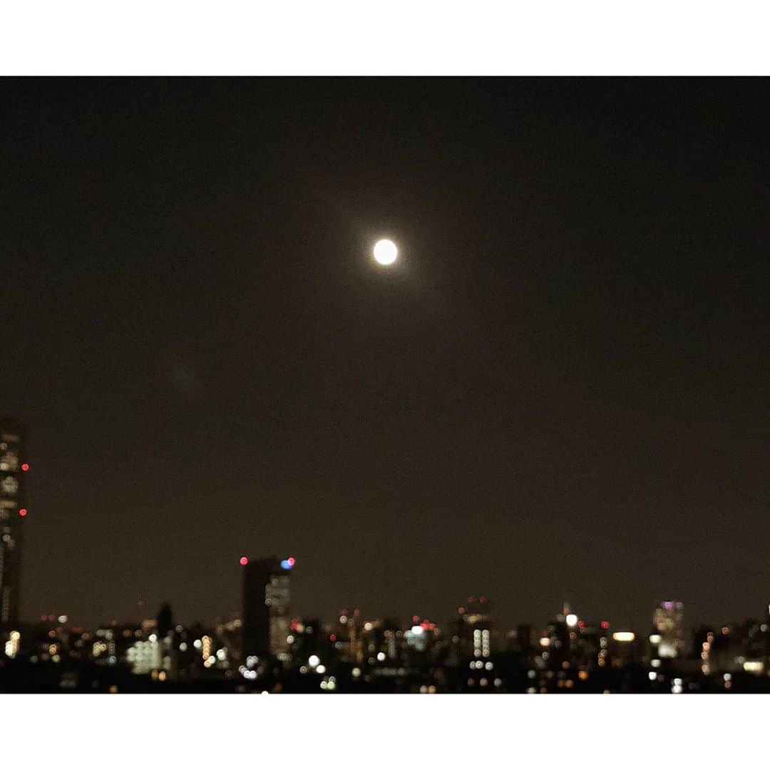 太田彩乃のインスタグラム：「#hallooctober  #中秋の名月 #お月見」