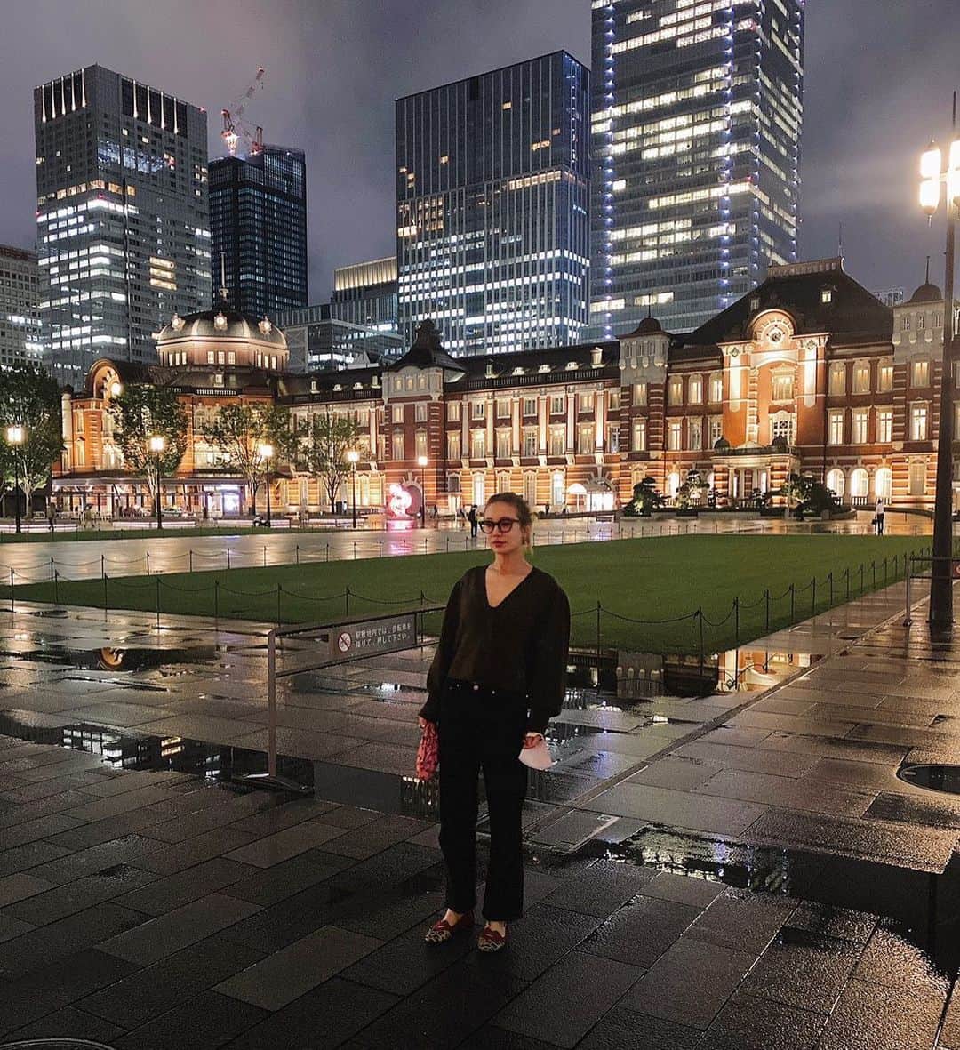Manitasのインスタグラム：「てかもう10月て🦧💦 今年をなかたことにする申請とかできないのかなぁ〜 #いつかのまに」
