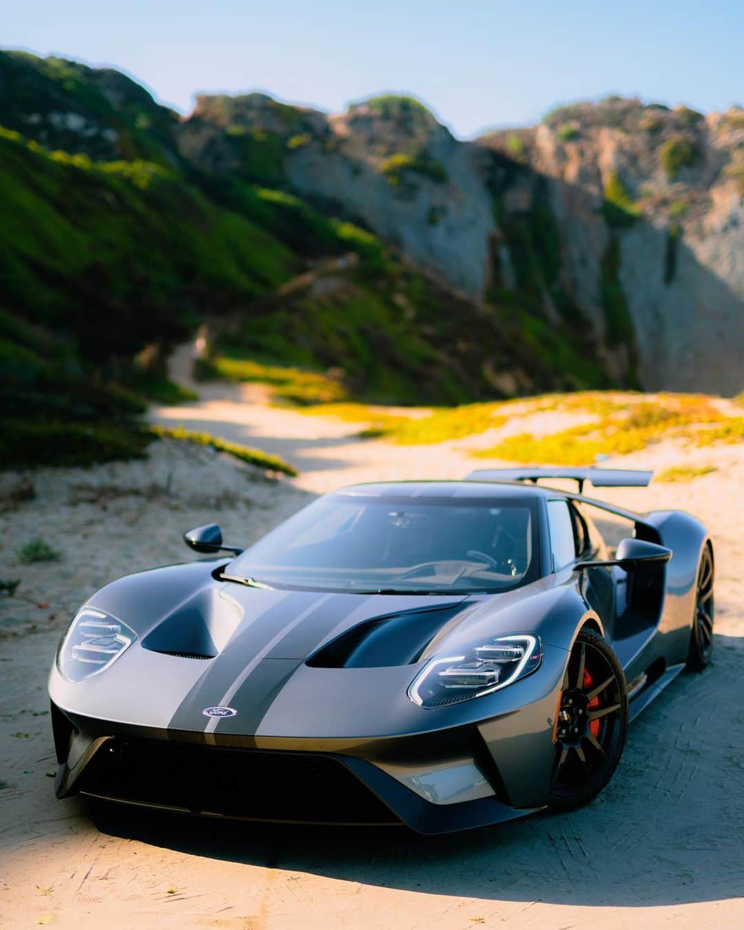 CarsWithoutLimitsさんのインスタグラム写真 - (CarsWithoutLimitsInstagram)「Ford GT : Carbon Edition Photos @chazzydawg  #carswithoutlimits #fordgt」10月2日 4時17分 - carswithoutlimits