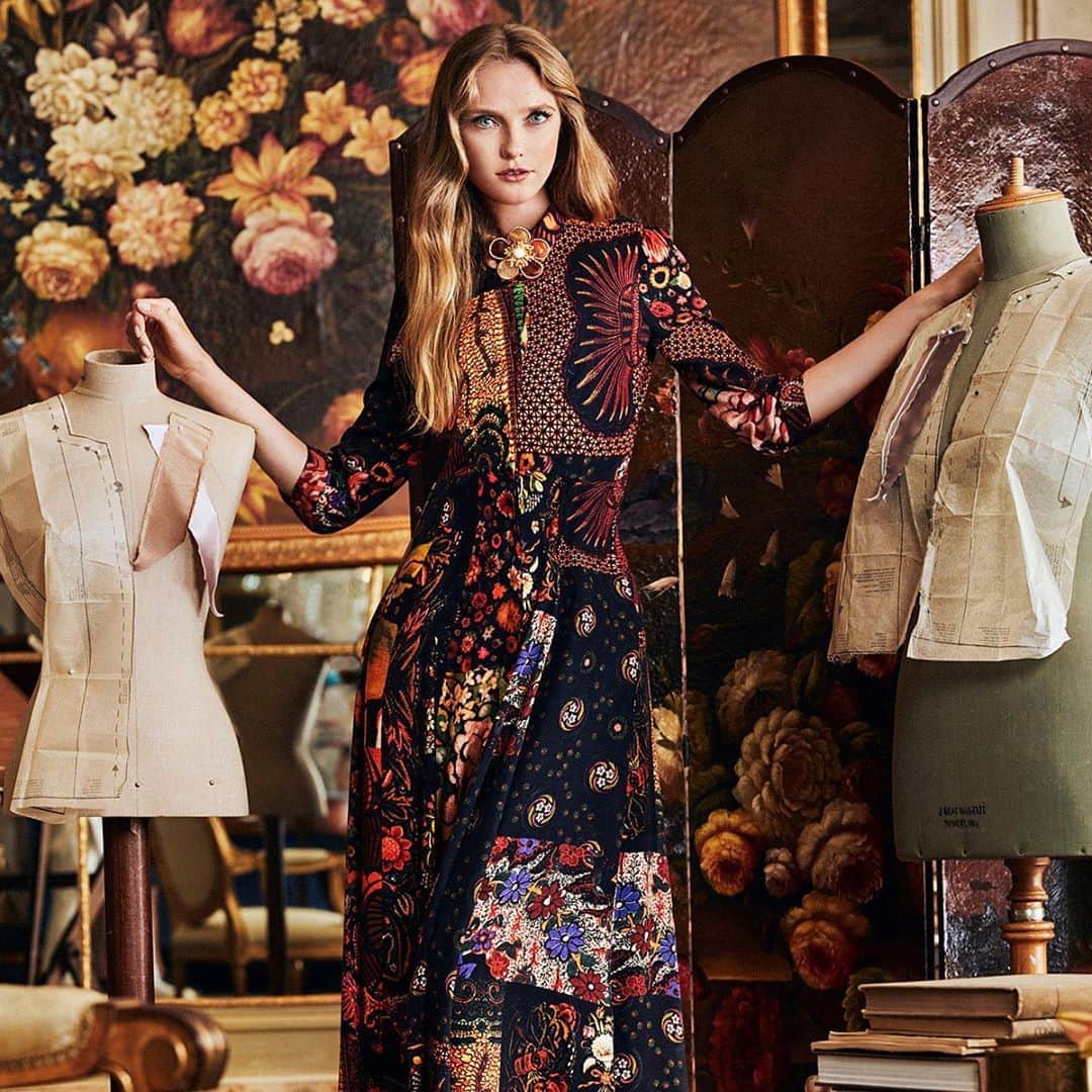 デシグアルのインスタグラム：「Between flamboyant and casual, chic and easy, special and comfortable. @fkachristianlacroix #DesigualxMrChristianLacroix」