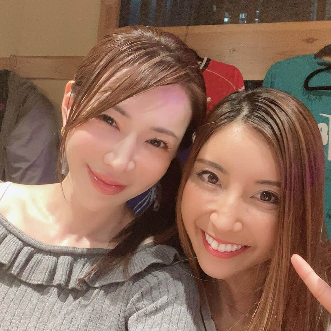 岩本和子さんのインスタグラム写真 - (岩本和子Instagram)「今日からいきなり寒く感じますね。 お友達とおでん食べに行ってほっこりしました✨ ・ おやすみー💕 ・ #タグが思いつかない #おでん ↑ おでんでいいかな😄」10月1日 22時56分 - kazuko002001