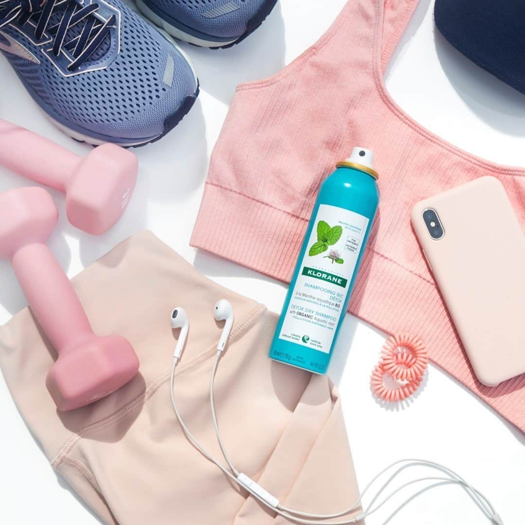 C.O. Bigelowさんのインスタグラム写真 - (C.O. BigelowInstagram)「Don't sweat it. 💦  @kloraneusa's NEW Detox Dry Shampoo is your do-it-all hair refresher ideal for post-workout or after an active day! 🏃‍♀️ Organic aquatic mint 🍃  and super absorbent powders help refresh sweaty hair, cool down ❄️ your scalp, and remove excess oil & impurities. ✔️ ✨ ⁠」10月1日 23時05分 - cobigelow