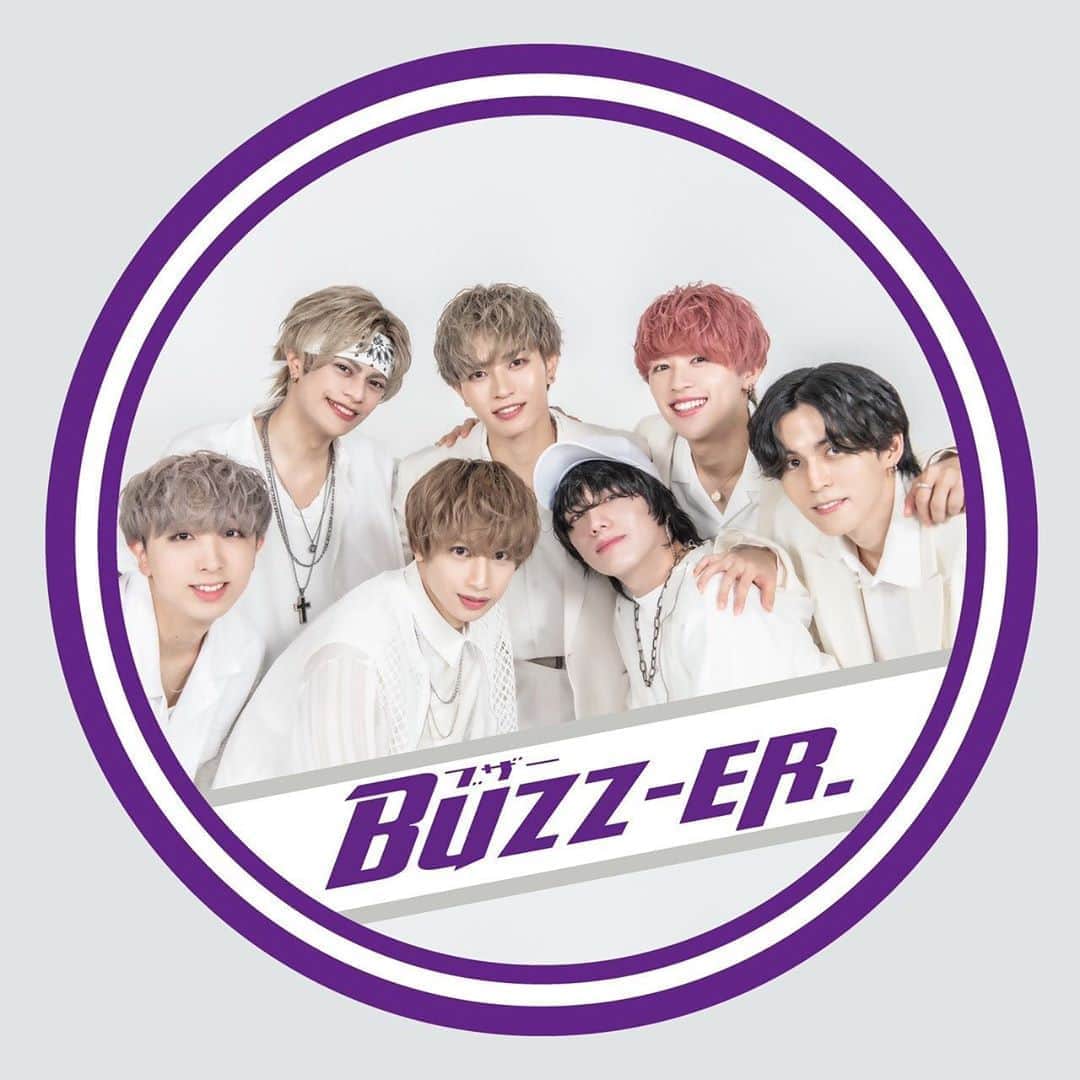 BUZZ-ER.のインスタグラム：「本日は久々の単独ライブに お越しいただき ありがどうございました🙏 会場以外で応援してくれた ハニーズもありがとう😊❤️ 本日解禁した 新ビジュアルを公開✨ メンバー個々も変わっているのでチェックしてください❤️  #ブザービーター いっぱい愛してください♫ ライブ最高‼️‼️‼️ @saku10291029  @_shp1_  @shalf527  @slyme_  @buzzer_kohey  @_kohei_chiba_  @haupika_bw」