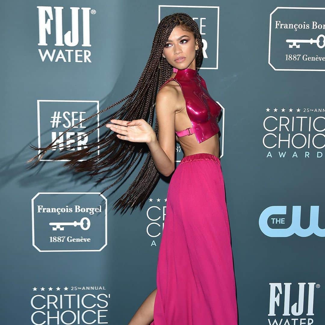 E! Onlineさんのインスタグラム写真 - (E! OnlineInstagram)「Queen Zendaya does it again: She's been nominated at this year's #PCAs! 👑  The full list of nominations from A to Z is at the link in our bio. (📷: Instagram/Getty)」10月1日 23時11分 - enews