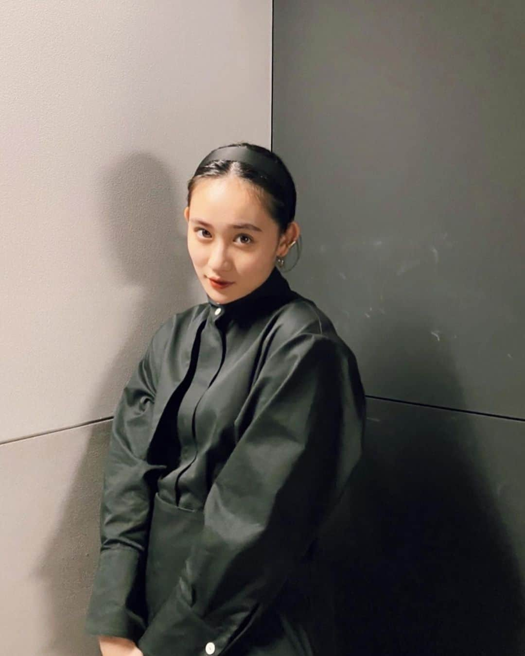 佐々木莉佳子さんのインスタグラム写真 - (佐々木莉佳子Instagram)「﻿ 昨日のお洋服﻿ ﻿ 新しいワンピースを下ろしました〜👗🔴﻿ 着るの楽しみだった〜﻿ ﻿ 可愛いお洋服を着てると﻿ 1日が終わってしまうのが寂しくなります﻿ ﻿ photo by れいら💞﻿ ﻿ #helloproject#アンジュルム#佐々木莉佳子﻿ #優柔不断で写真選びきれない#多過ぎ#sorry﻿ #Black#ささきのふく﻿」10月1日 23時34分 - rikako_sasaki.official