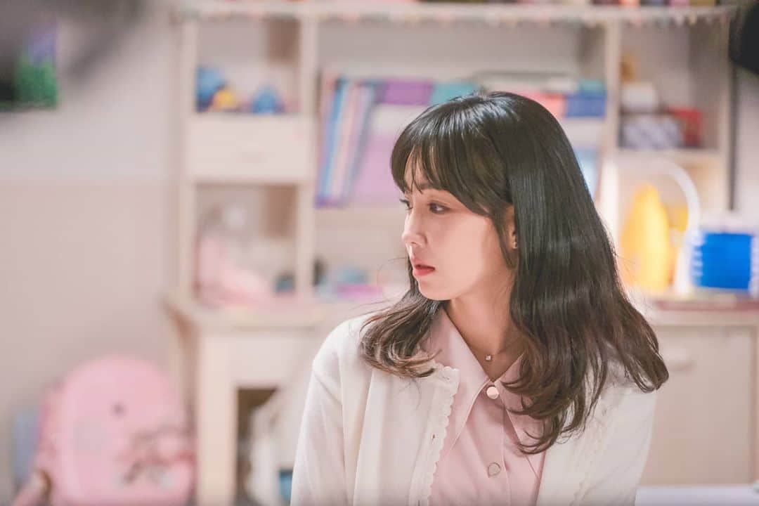 イ・ユリのインスタグラム：「#이유리#거짓말의거짓말#지은수」