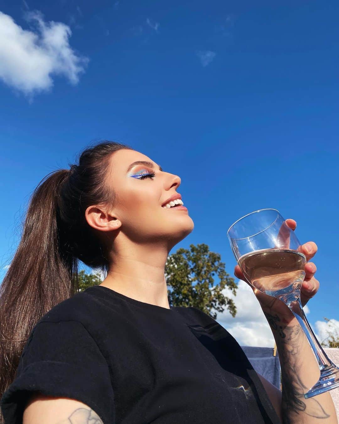シェール・ロイドのインスタグラム：「How I feel knowing ONE DRINK AWAY is out TOMORROW! The video will be premiered on my @youtube channel tomorrow at 5pm UK time - link in bio. I’ll join you guys in the live chat 30 mins before, see you there!」