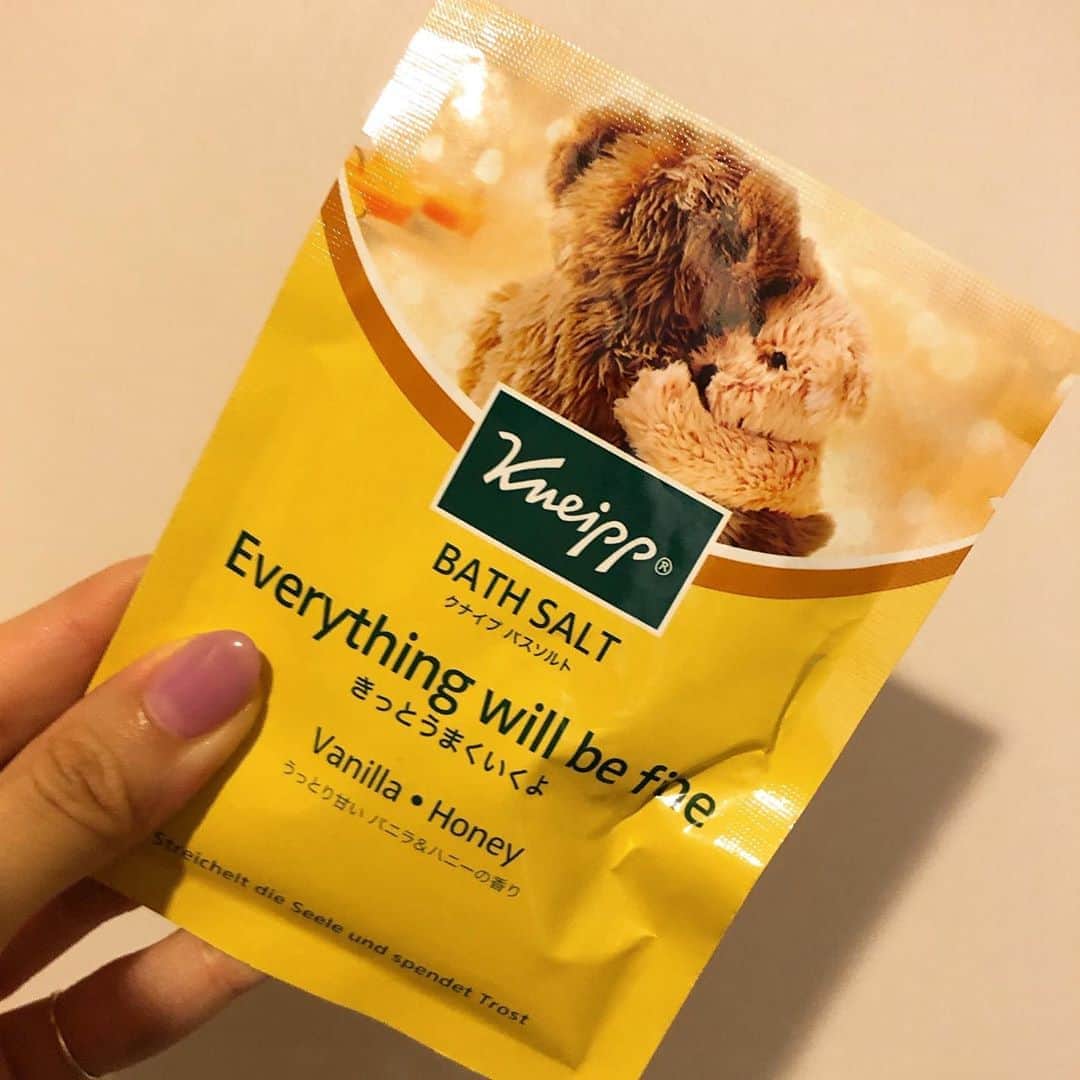 のインスタグラム：「🧸🛁💛  #bathtime  #relaxtime  #relax  #bathsalts」