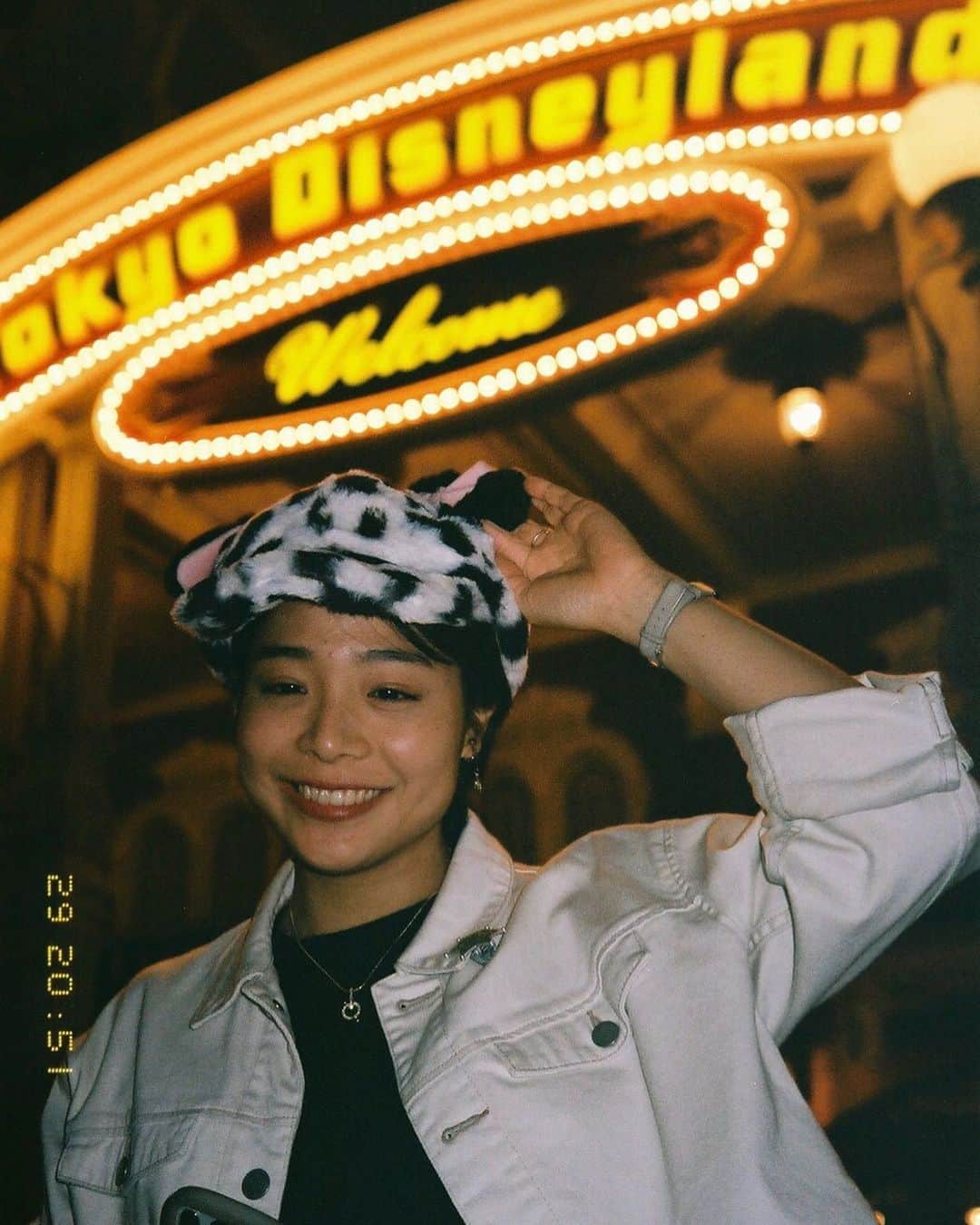 藤巻紗月のインスタグラム：「全身全霊の現実逃避 #夢の国#夢を売る仕事って素敵#私はなにを売ろうか?」