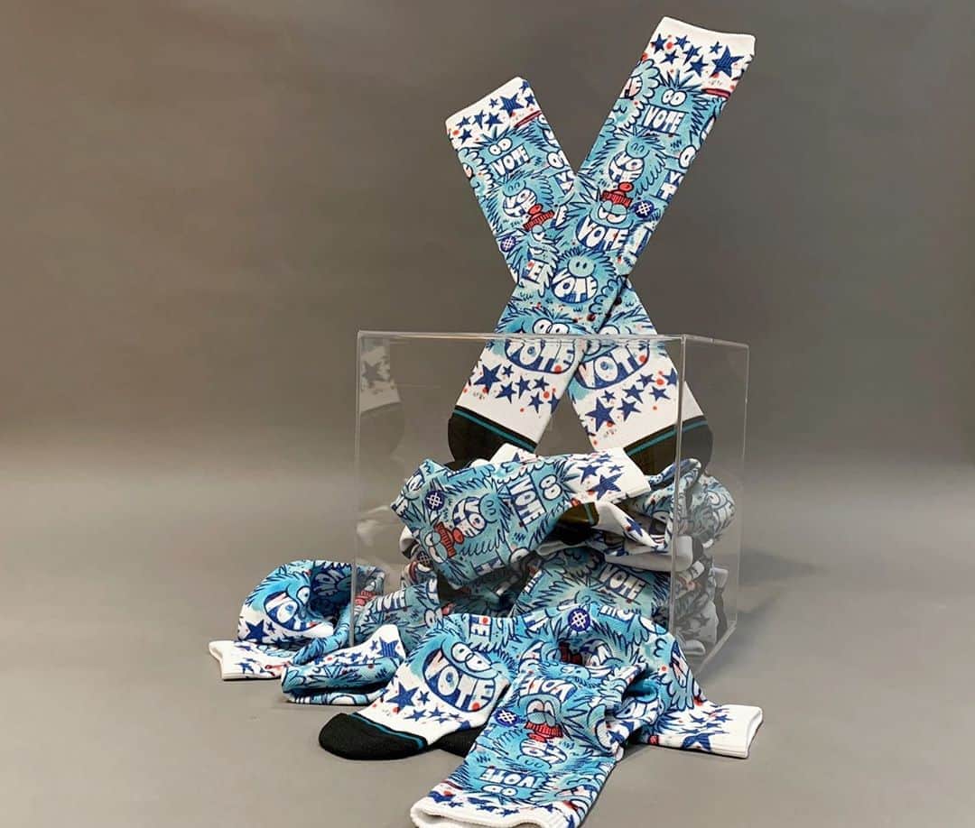 Stanceのインスタグラム：「✅ GET OUT AND VOTE !!!  Stance has teamed up with punk and poet, artist, Kevin Lyons, @klyonsnatborn on a one of a kind illustration called “Get out and VOTE”. The design is more than cool looking art on a pair of Stance socks...it's a reminder to use your given right to VOTE, and make the change you want for your future. For more information on how to register to VOTE, or information on what you are voting for, please visit these great websites, or click link in bio.....Now get out there and VOTE!  Vote.org headcount.org, rockthevote.org, justfacts.votesmart.org」