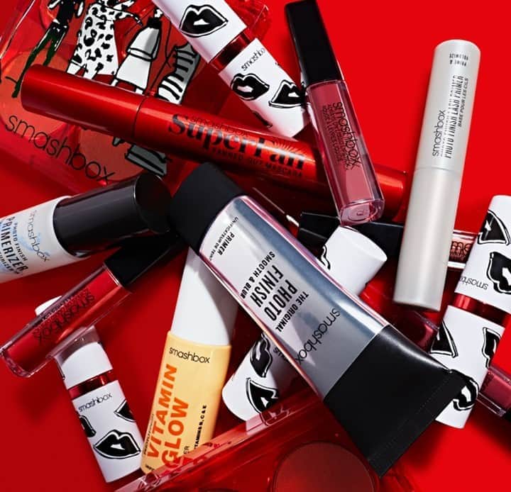 Smashboxのインスタグラム：「If you could only choose one, which one do you grab first? We want to know👇#smashboxholiday⠀⠀⠀⠀⠀⠀⠀⠀⠀ 🤍 Original Primer⠀⠀⠀⠀⠀⠀⠀⠀⠀ 🍊 Vitamin Glow Primer⠀⠀⠀⠀⠀⠀⠀⠀⠀ 💋 Always On Liquid Lipstick⠀⠀⠀⠀⠀⠀⠀⠀⠀ 💄 Be Legendary Lipstick⠀⠀⠀⠀⠀⠀⠀⠀⠀ ✨ Halo Cheek Palette⠀⠀⠀⠀⠀⠀⠀⠀⠀ 👁 Super Fan Mascara」