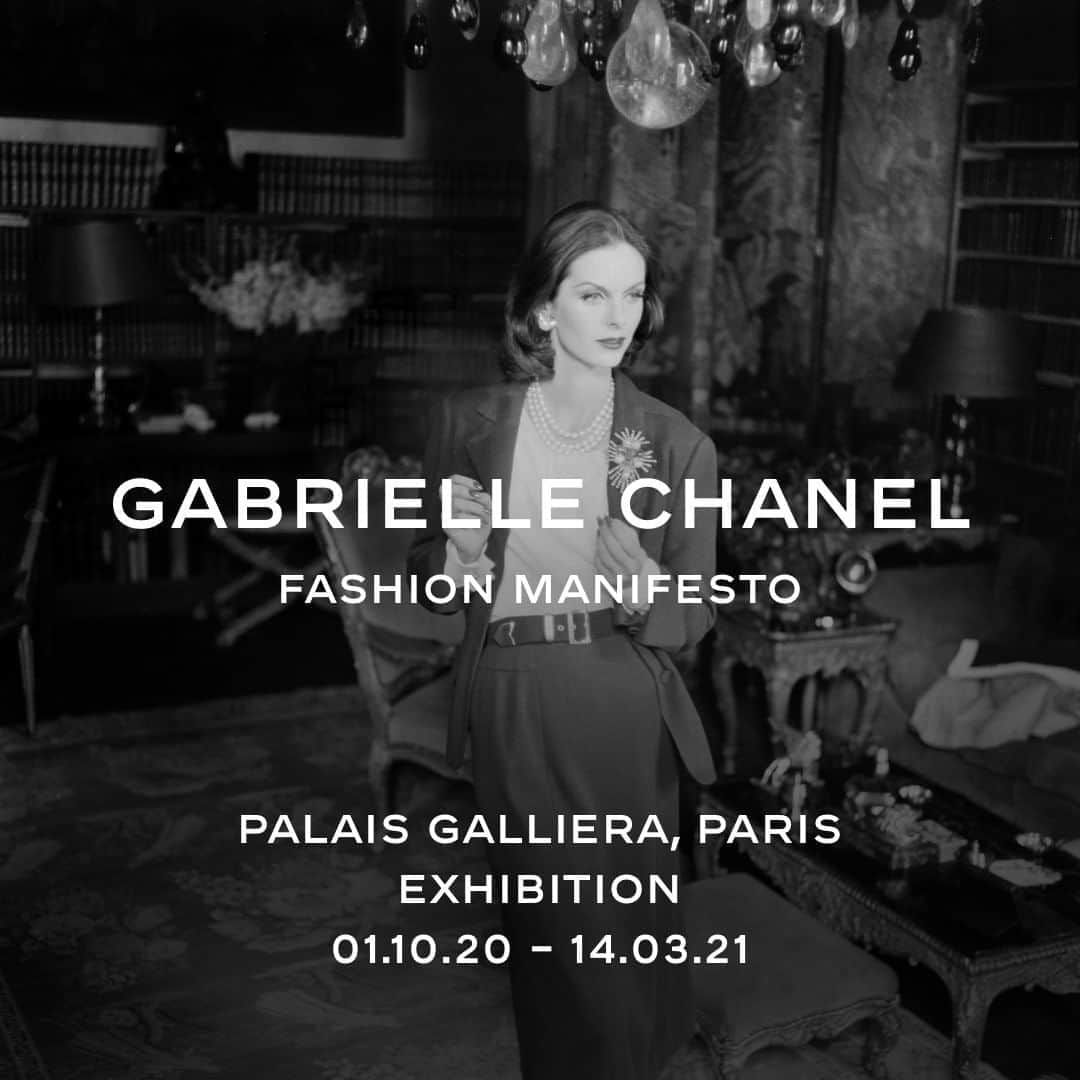 シャネルさんのインスタグラム写真 - (シャネルInstagram)「‘Gabrielle Chanel. Fashion Manifesto’ exhibition — The first Parisian retrospective dedicated to Gabrielle Chanel is running from October 1st to March 14th at the Palais Galliera, the City of Paris Fashion Museum, with the support of CHANEL.  Gabrielle Chanel devoted her life to creating a new kind of elegance based on freedom of movement and a natural attitude free from extravagance. This was her “fashion manifesto”, a heritage that is more relevant than ever in today’s world.  #ExpoCHANEL #CHANEL @Palais_Galliera #PalaisGalliera」10月2日 1時00分 - chanelofficial