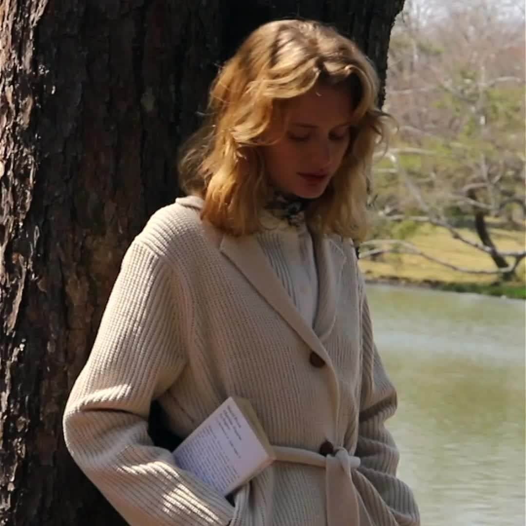 UNIQLO UKのインスタグラム：「What makes UNIQLO’s clothing “LifeWear”? By unpacking the philosophy behind our manufacturing, aesthetics, product functionality and design, we hope to offer a good answer. Hence the creation of LifeWear magazine, read online or pick up a copy in store.」