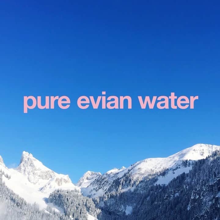 のインスタグラム：「The natural mineral water you know, the bottle you don’t.   Introducing our new bottles: made from 100% recycled material*, still 100% recyclable. In a nutshell: bottles made from bottles.  A significant step towards our sustainable goal to become a 100% circular brand by 2025.   Available in France, Belgium, Germany, Switzerland and the United Kingdom. Learn more on evian.com. ​  *excluding cap and label  #evian #evianwater #positivedrops #stayhydrated #bottlesmadefrombottles」