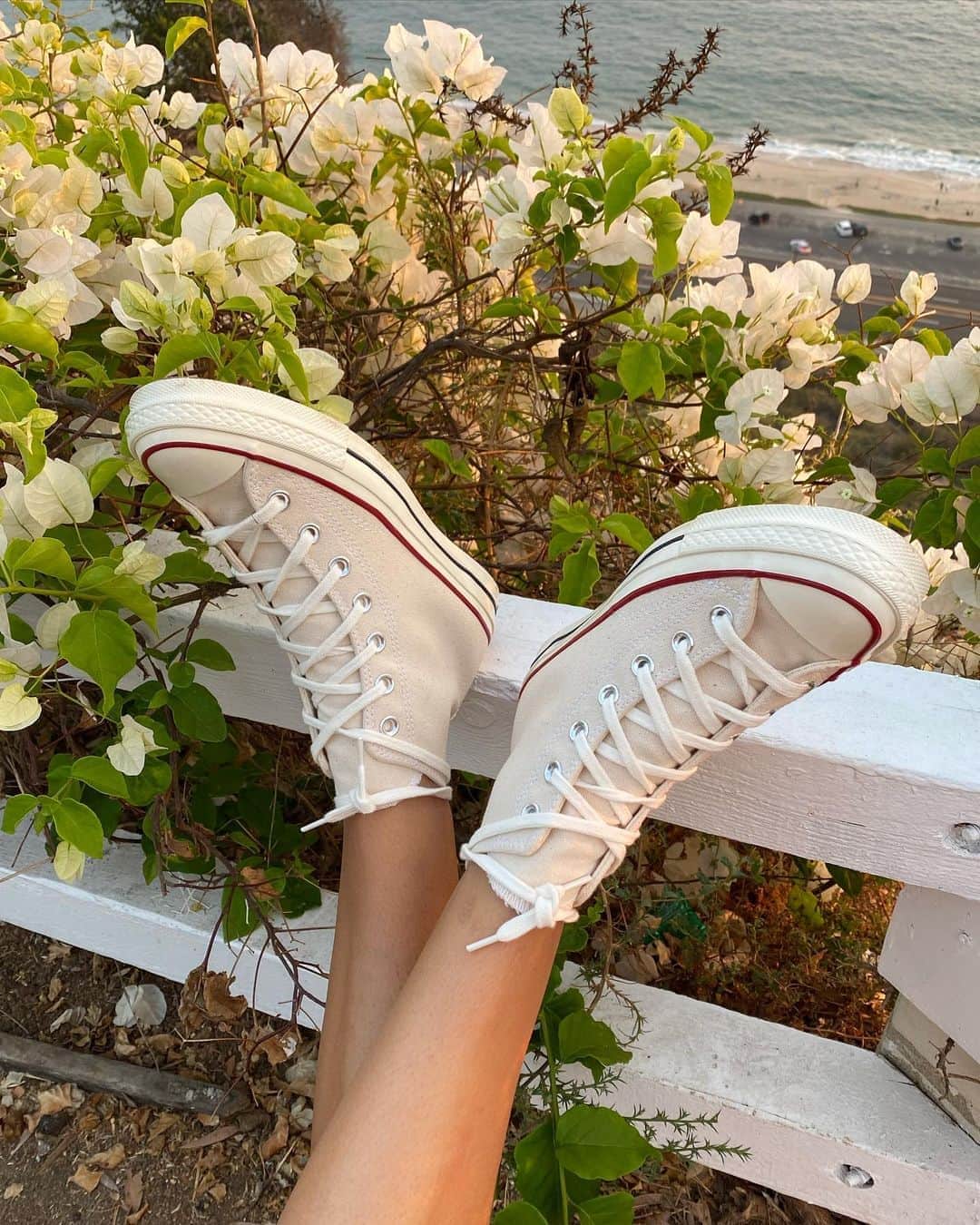 Collage Vintageのインスタグラム：「Do you remember when you got your first All Stars sneakers? Me when I was 14 😉 Te acuerdas cuando compraste tus primeras All Star... yo cuando tenía 14 💕」