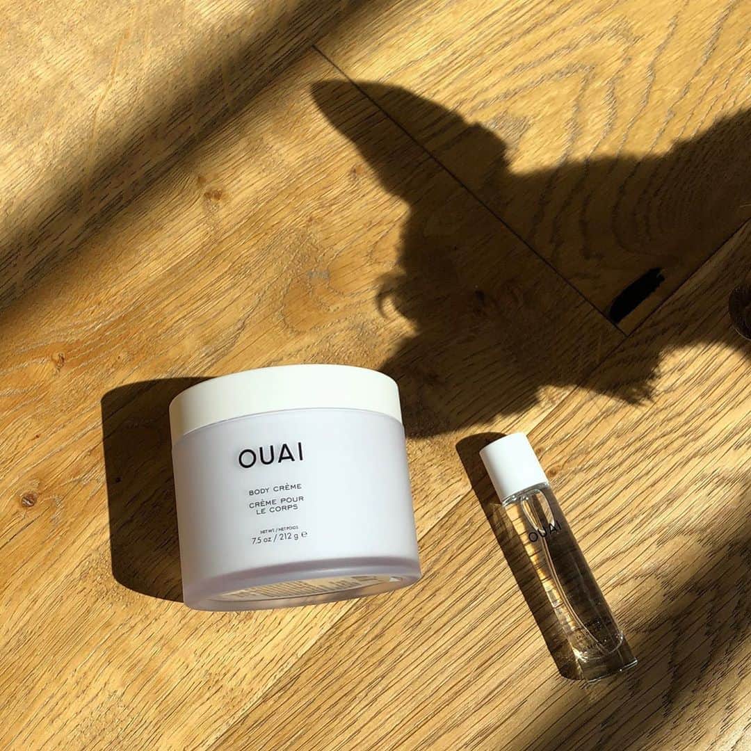 JEN ATKINさんのインスタグラム写真 - (JEN ATKINInstagram)「Do your dogs hover around when you put lotion or Crème on or just mine? 🆕 @theouai Body Crème scents in Melrose Place + North Bondi now on our site!」10月2日 1時13分 - jenatkinhair