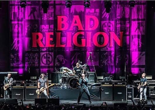 Bad Religionさんのインスタグラム写真 - (Bad ReligionInstagram)「Exactly 40 years ago this month we first stepped on a punk stage. The odyssey of four decades has left us with eternal gratitude to all of you today, some have been there all along!  Our tour resumes when CoV19 relents. But this month we commemorate in another way. Stay tuned. - Greg」10月2日 1時31分 - badreligionband