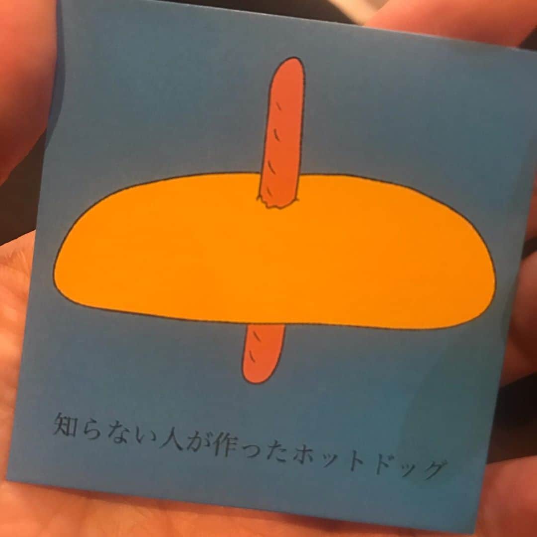 香衣さんのインスタグラム写真 - (香衣Instagram)「艶突山の太抜木さん  #おほしんたろう さんの 展示を#人間レストラン　に 2度目行った時に #コラボメニュー　の #知らない人が作ったホットドッグ  食べれました。 とってもエロポップ。 私好みです。 サインもいただけました。  #エロポップ#ホットドッグ #美味#美味しい#art#まんが #おほまんが#新宿#新宿グルメ  #歌舞伎町 #アート#美術 #コラージュ#合成」10月2日 2時00分 - kaicai