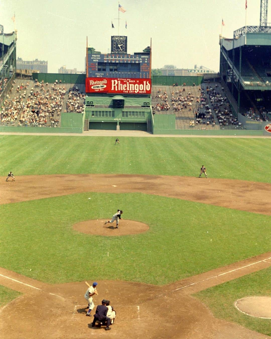 ニューヨーク・メッツさんのインスタグラム写真 - (ニューヨーク・メッツInstagram)「#TBT to a view behind the plate at the Polo Grounds, our home for our first two seasons.」10月2日 2時00分 - mets