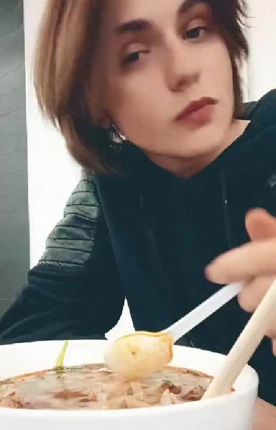 Gesha Petrovichのインスタグラム：「live」