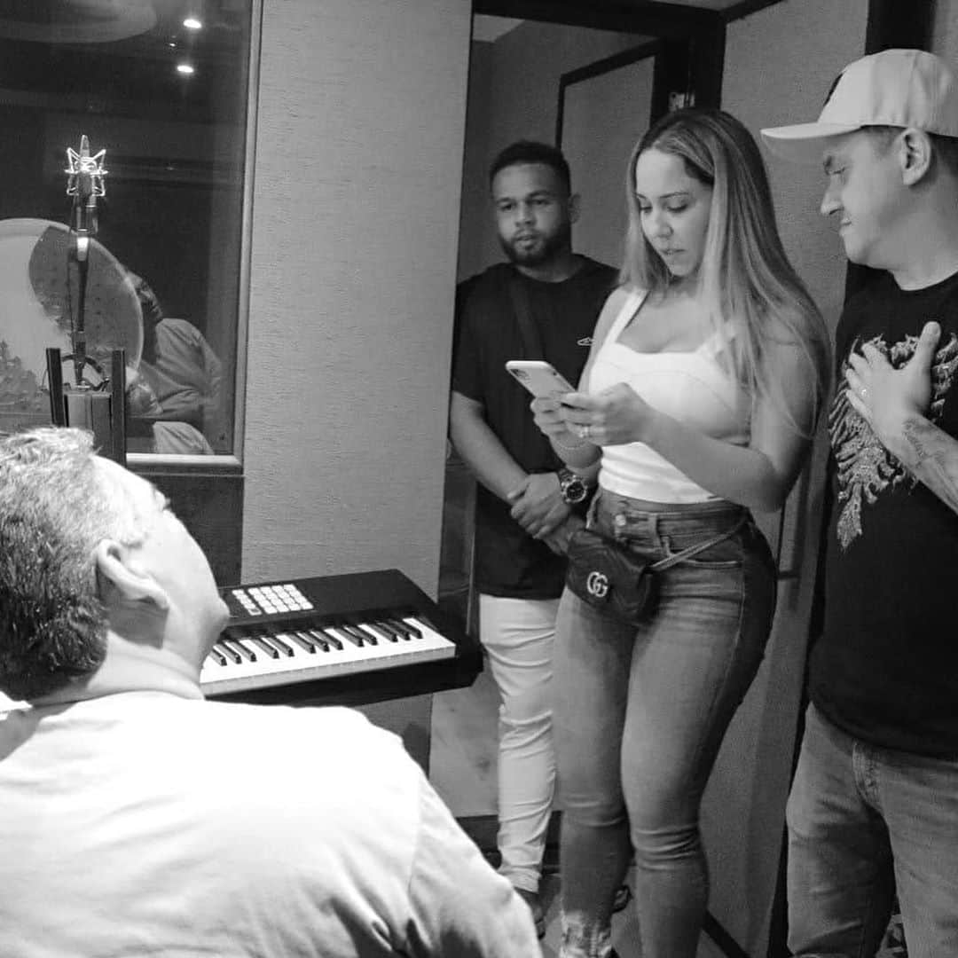 Mulher Melãoのインスタグラム：「Pareceria com @thefunkdjs e @mcshermann 🔊💯 #funkopop」
