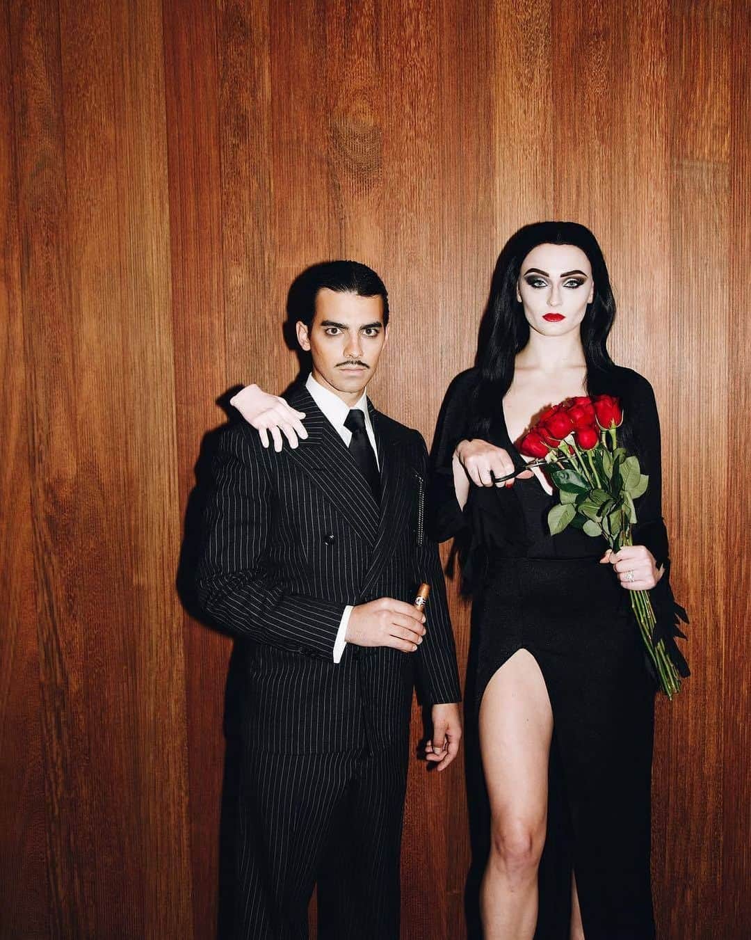 ジョー・ジョナスのインスタグラム：「Spooky Season 👻 #TBT」