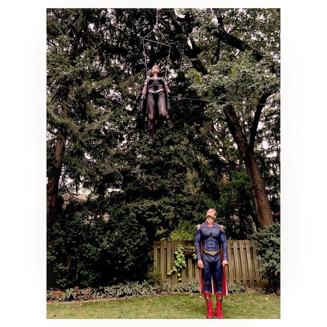 シャンテル・ヴァンサンテンのインスタグラム：「Caption contest time... here are mine!: *Hey, Hey, eyes down here! *The only person Homelander looks up to! P.S. so much fun doing scenes with these two... @maybeayacash @toni.starr ! #TalkAboutAThirdWheel #Episode7AtMidnight」