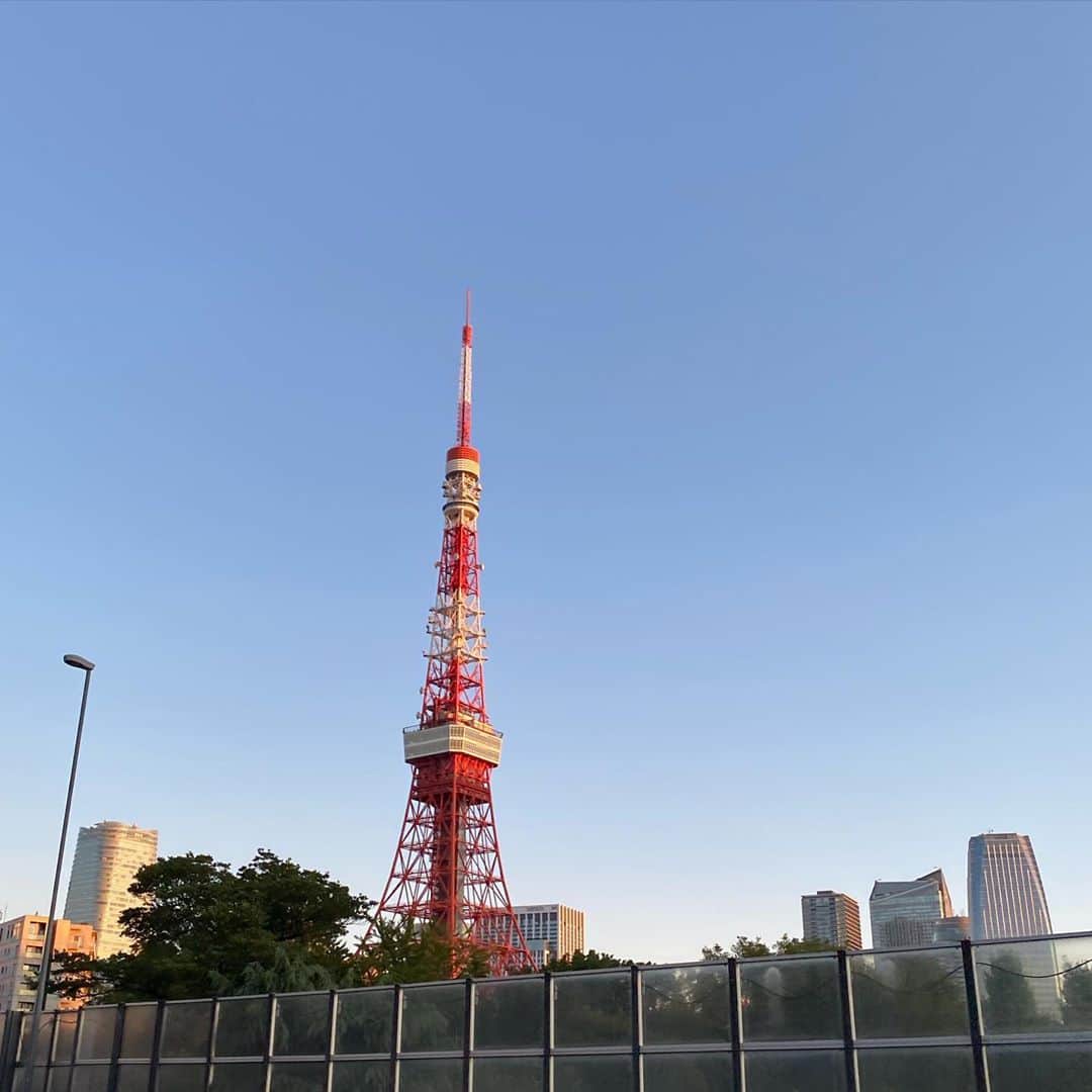 板谷由夏 さんのインスタグラム写真 - (板谷由夏 Instagram)「ぐーもーにん、東京！ さ、今日もなるだけ笑って。」10月31日 7時17分 - yukaitaya