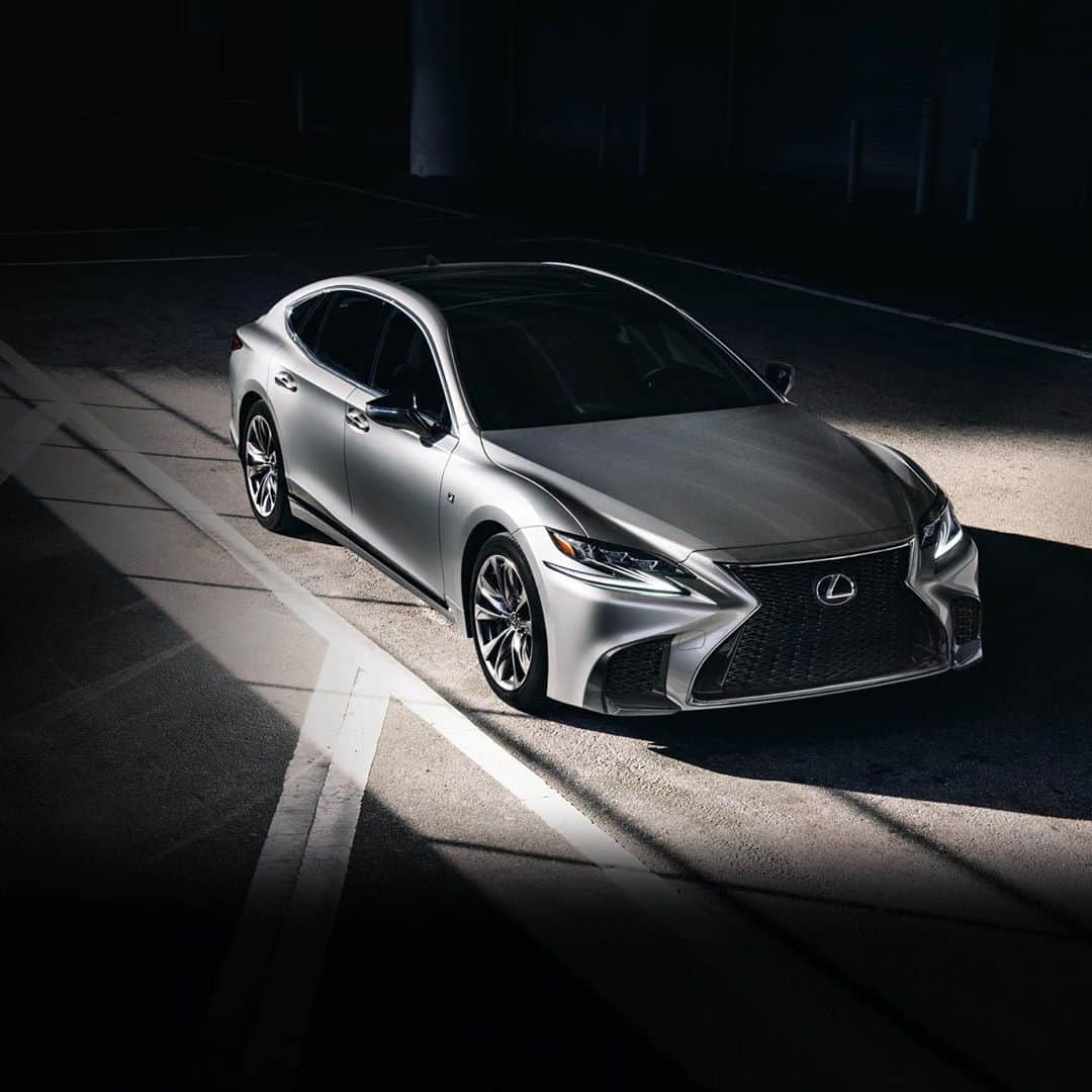 Lexus USAのインスタグラム：「Comfortable in the spotlight. #LexusLS F SPORT」