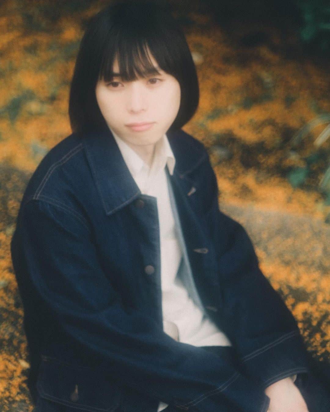キクチユウジのインスタグラム：「photo:313_film . . . . #キクチユウジ #ユニクロ #uniqlo #プチプラ #プチプラコーデ #ユニクロコーデ #ユニクロ購入品 #ユニクロユー #uniqlou #シンプルコーデ #デニムワークジャケット #デニム #denim #デニムコーデ #秋 #新作 #秋コーデ #春コーデメンズ #秋コーデメンズ #メンズメイク #透明感 クおすすめ #サロンモデル #被写体モデル #メンズマッシュ #メンズマッシュショート #マッシュショート #ボブ  #マッシュボブ #アッシュカラー #透明感」