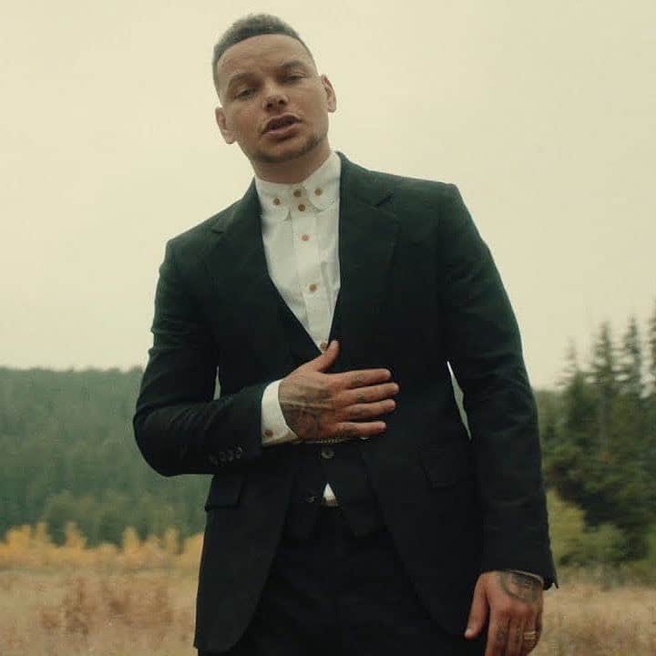 Vevoさんのインスタグラム写真 - (VevoInstagram)「All we see is pure bliss in @kanebrown_music’s “Worship You” ❤️🐣 ⠀⠀⠀⠀⠀⠀⠀⠀⠀ ▶️[Link in bio] #KaneBrown #WorshipYou」10月31日 6時38分 - vevo