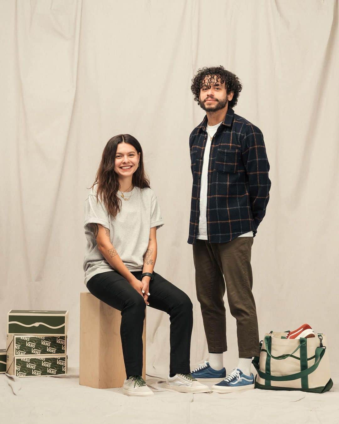 Paul Octaviousさんのインスタグラム写真 - (Paul OctaviousInstagram)「Thanks @notre x @vansvault for having me be apart of this collaboration! Highlighting friends in Chicago who are doing things for our community. “There are many way of doing things besides your own.” Picture along side @groceryrunclub & @aliciagutierrez 🖤 Interview conducted by @reed.schmidt  link in bio」10月31日 6時42分 - pauloctavious
