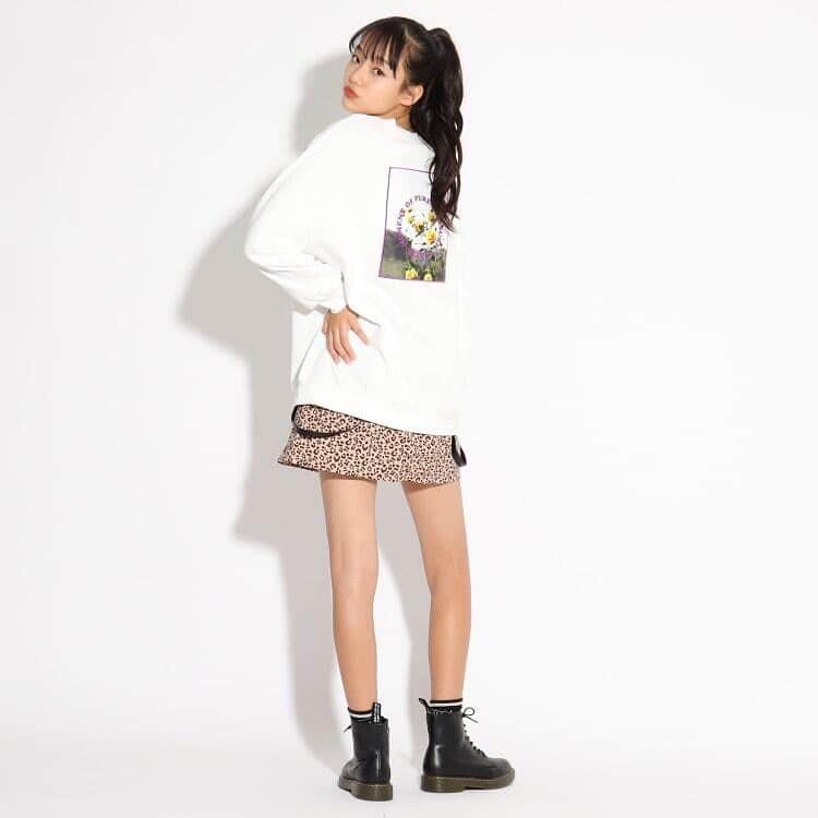 のインスタグラム：「. 秋冬💫 ・ ・ 撮影しててすごく気分が上がるような 可愛い服がたくさんありました＾＾ ・ ・ ぜひチェックしてくれると＾＾ ・ ・ #ピンクラテ #秋服 #冬服  #花田姫佳」
