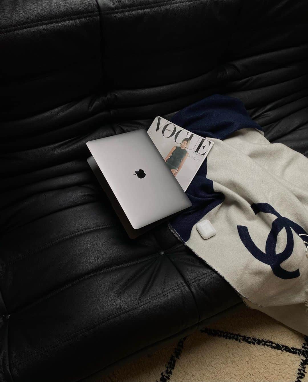 ペニーレ・タイスベックのインスタグラム：「Home office💻」