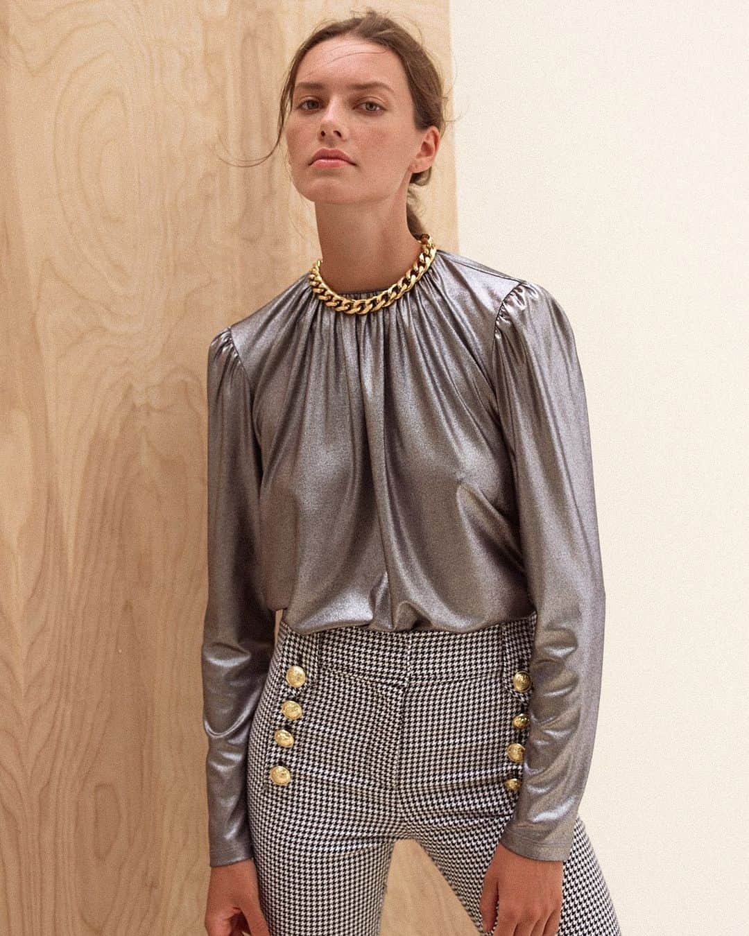 デレクラムのインスタグラム：「Introducing the Kary Blouse – Pair it with our Corinna Cropped Flare Trouser.」