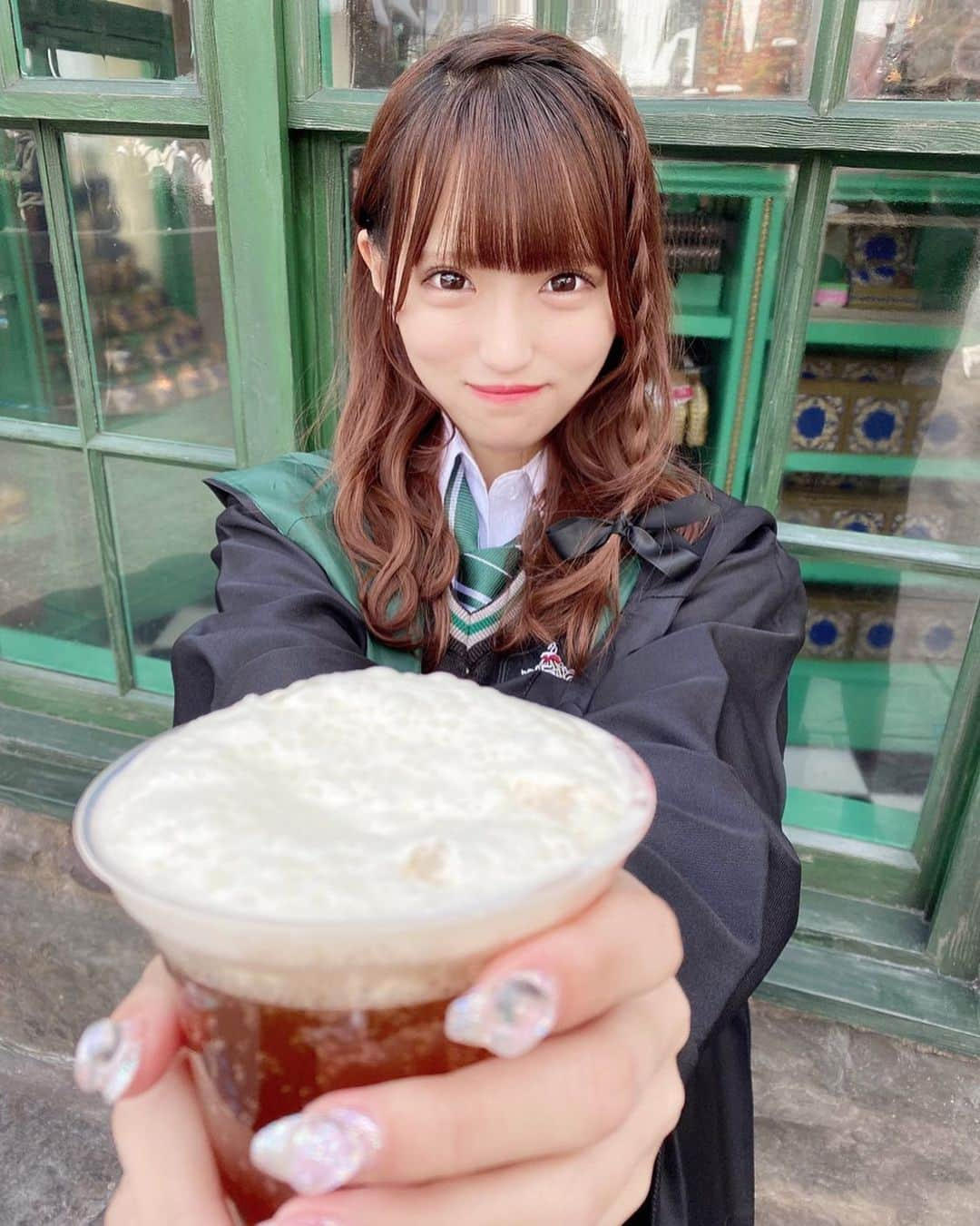 森平莉子さんのインスタグラム写真 - (森平莉子Instagram)「バタービール♥﻿ ﻿ ﻿   #usj #ユニバ  #usjコーデ #ハリポタコーデ #スリザリンコーデ #スリザリン生 #スリザリン #ホグワーツ #ハロウィンコスプレ  #selca #セルカ #自撮り #いいね返し #自撮り女子 #他撮り #アイドル #地下アイドル #メイド #自発ください #量産型 #japanesegirl #maid #fff #followme #followmefollow #lfl」10月30日 22時34分 - licojasmine2000