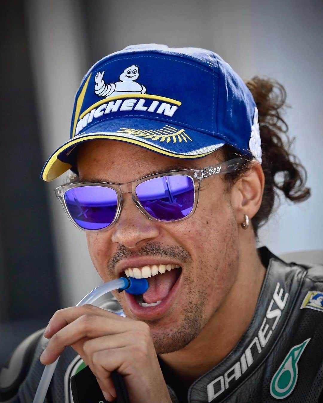 OAKLEYのインスタグラム：「Franky says relax. 😎 @frankymorbido #ForTheLoveOfSport」