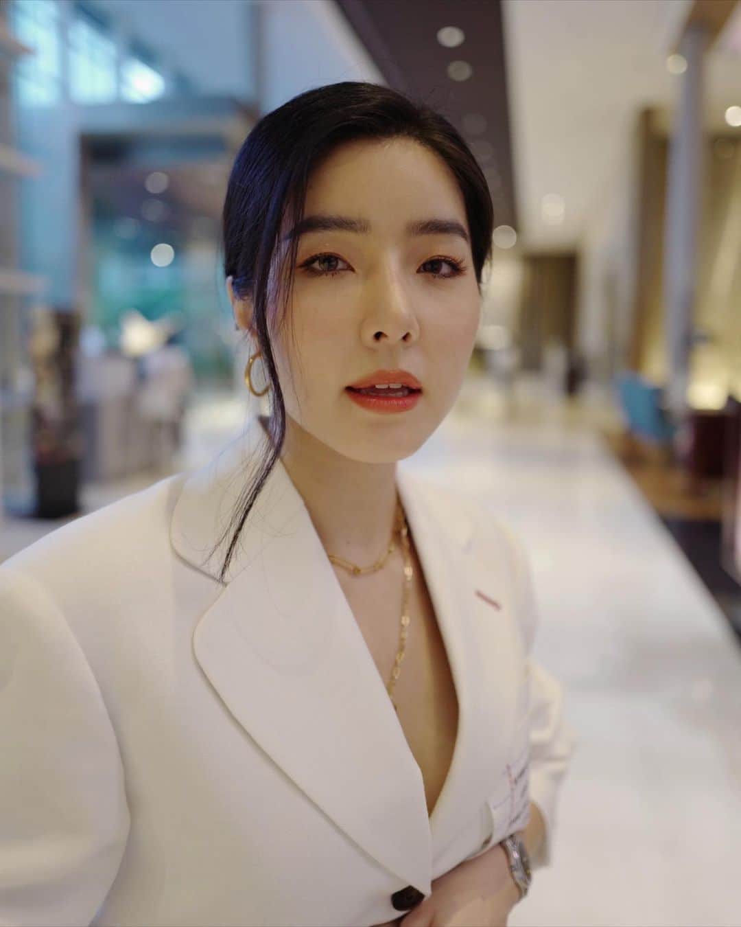 GYEON SEOのインスタグラム：「_* 🤍🤍🤍 . . @paintphetploy  @khantarot_ball  @vanillinstudio」